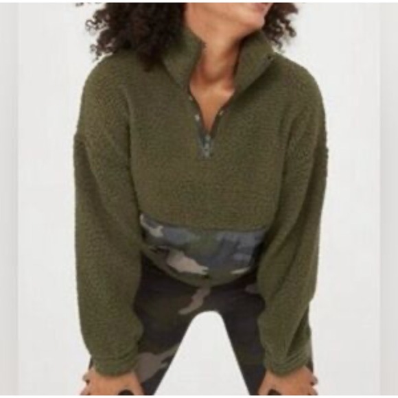 OFFLINE By Aerie Tops - 2/$30 NWT OFFLINE By Aerie Green Camo Fluffy Sherpa Quarter Zip Sweatshirt Small